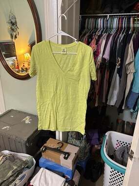 PINK Victoria's Secret Neon Yellow Slub Knit V-Neck T-Shirt Size Large